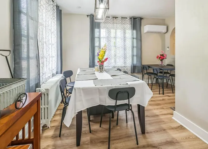 Where Classic Charm Meets Modern Serenity Holiday home *
